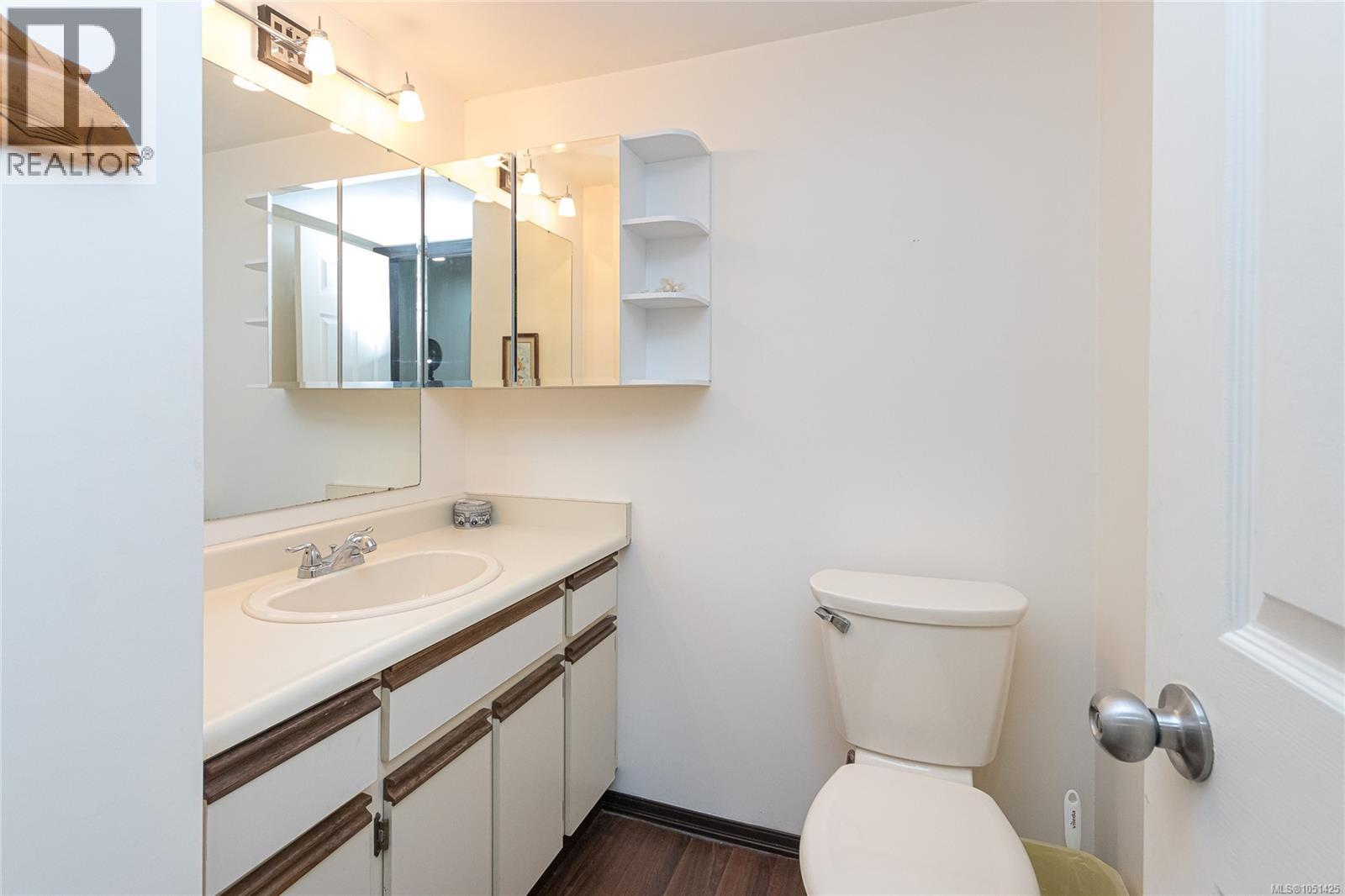 105 10461 Resthaven Dr Property Photo 17