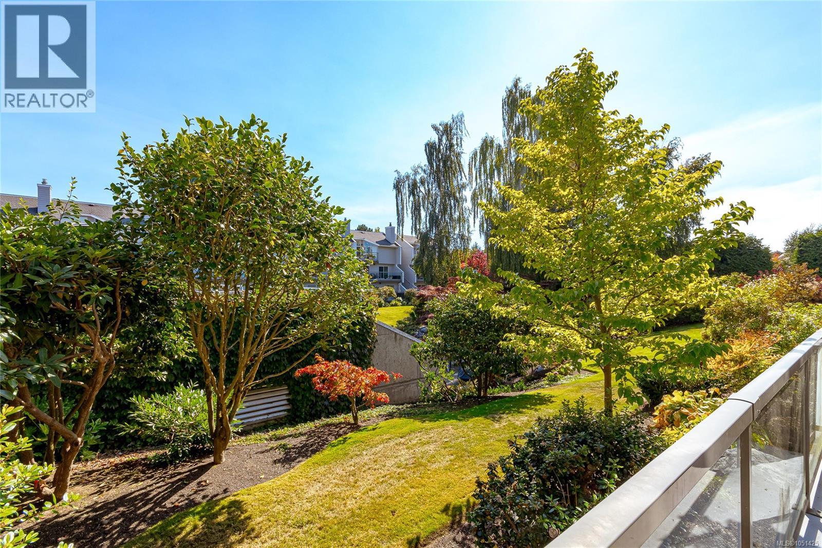 105 10461 Resthaven Dr Property Photo 18