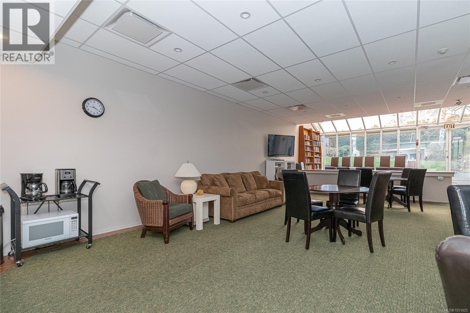 105 10461 Resthaven Dr Property Photo 22