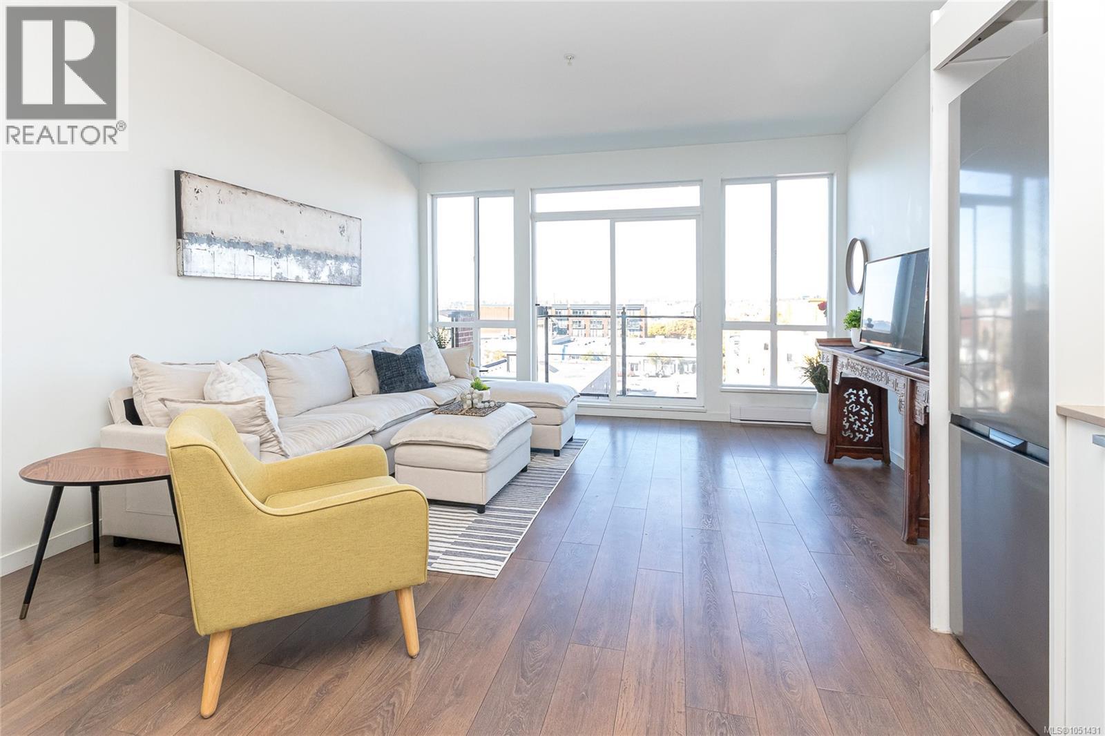 501 517 Fisgard St Property Photo 5