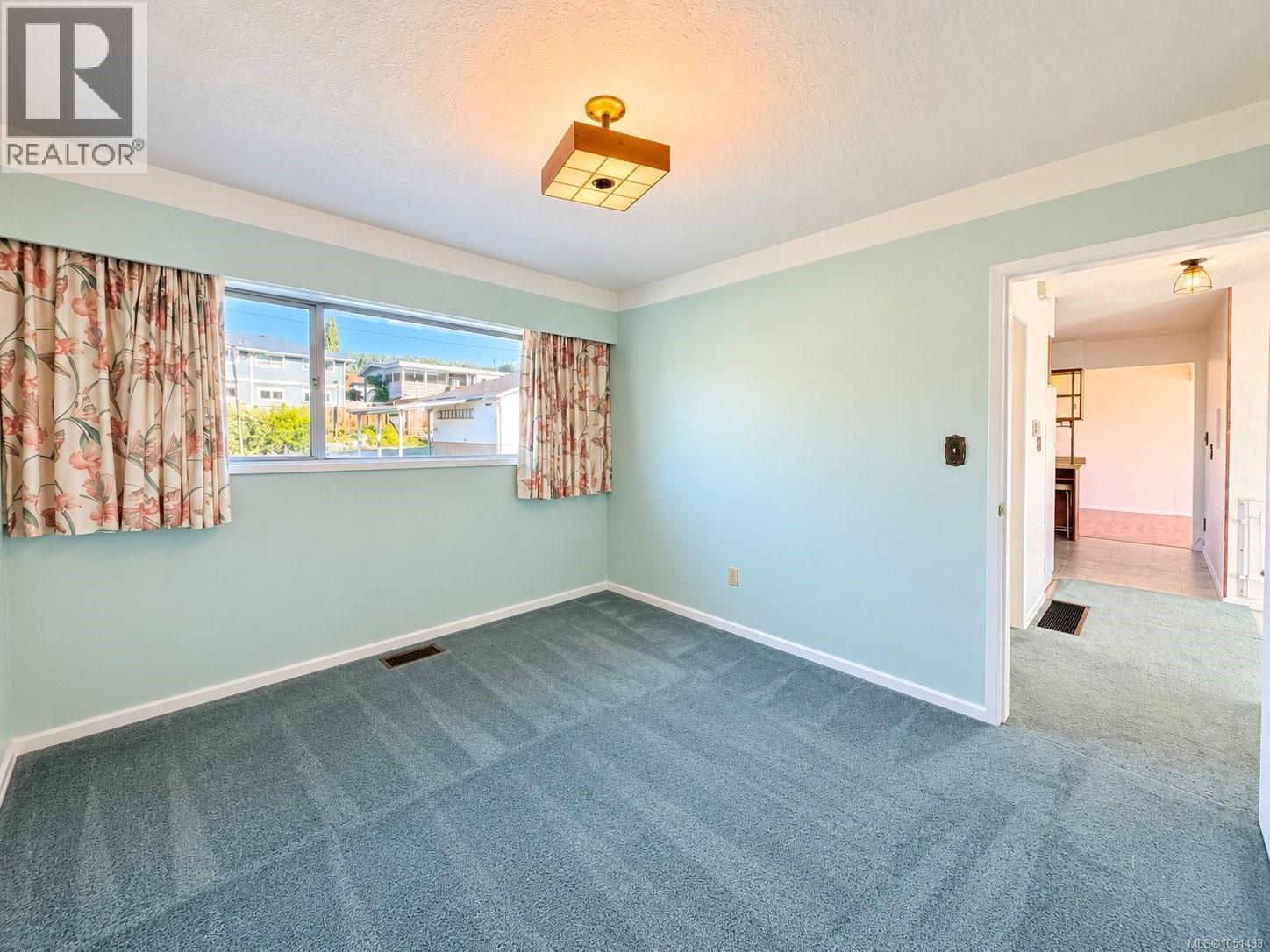 2433 5th Ave Property Photo 18