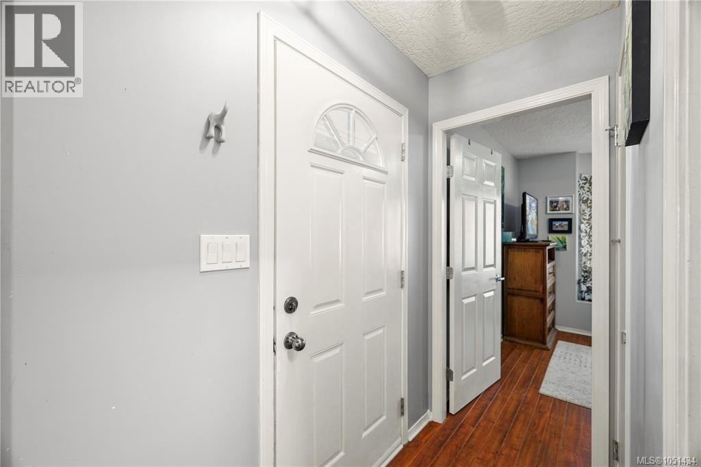 57 7570 Tetayut Rd Property Photo 2