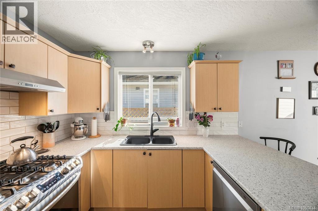 57 7570 Tetayut Rd Property Photo 12