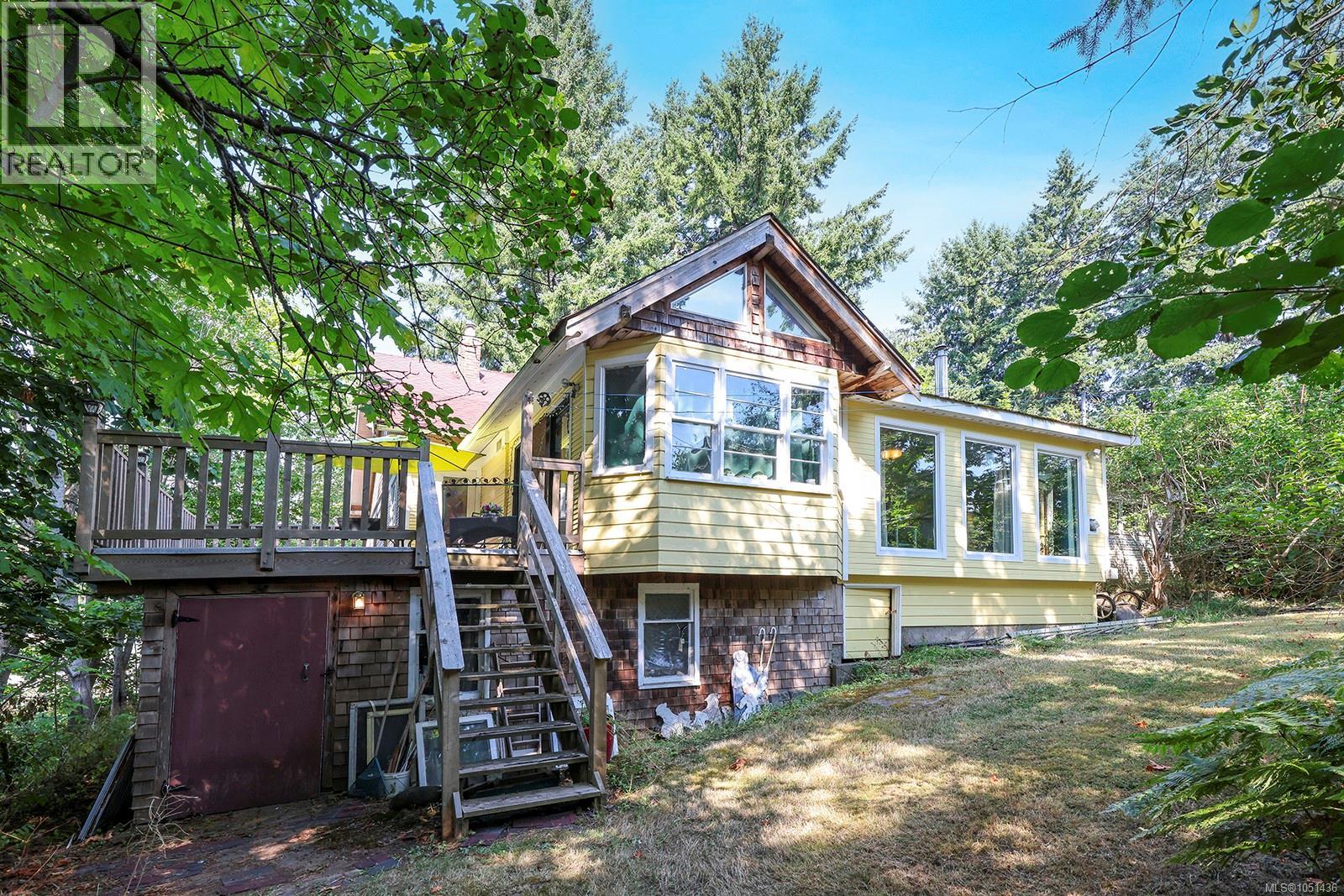 1185 5th St Property Photo 3