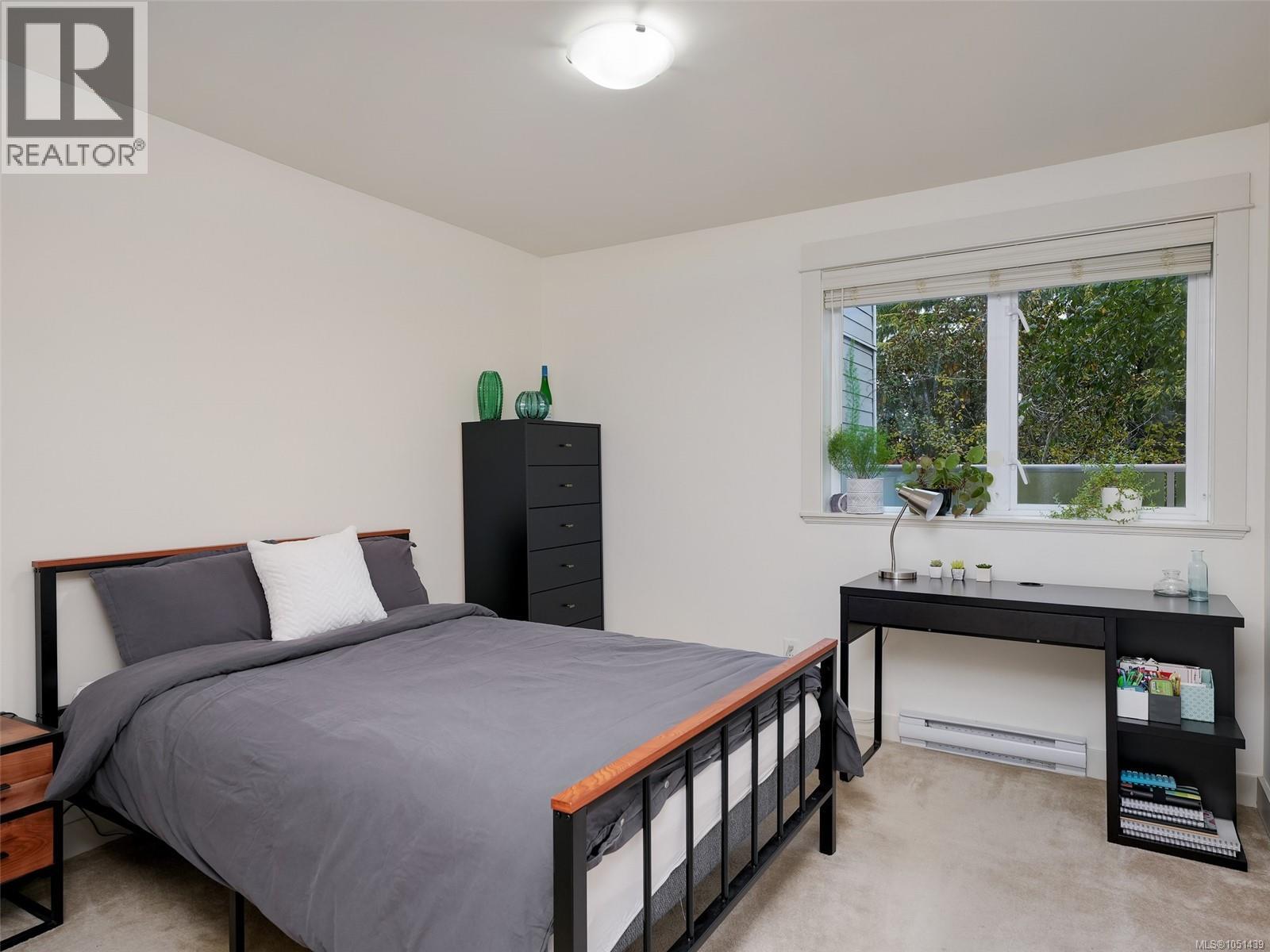 210 1315 Esquimalt Rd Property Photo 15