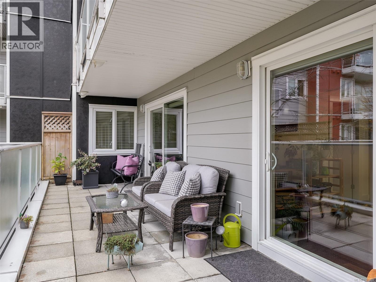 210 1315 Esquimalt Rd Property Photo 21