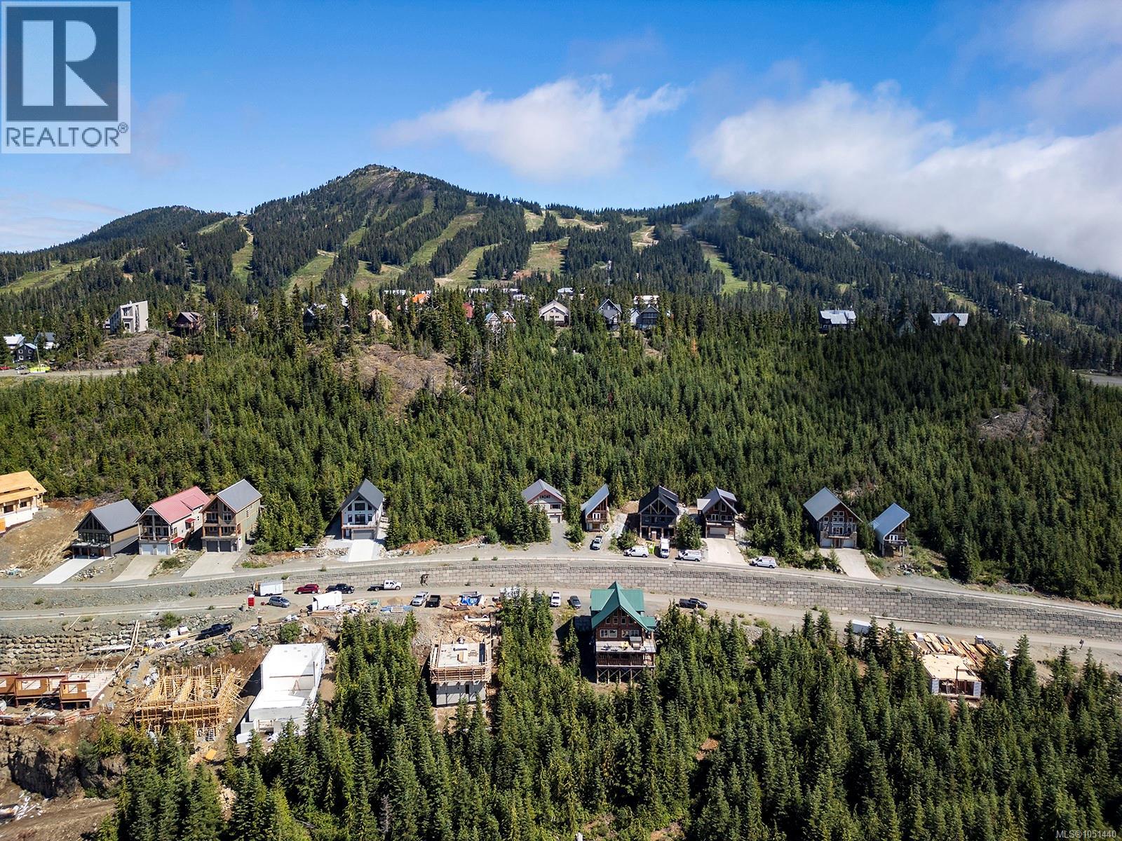 625 Arrowsmith Ridge Property Photo 2