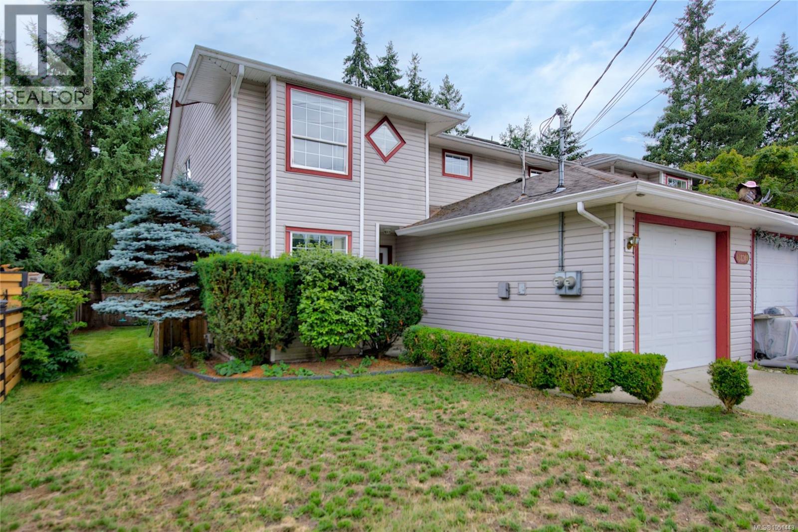 A 1820 1st St Property Photo 2