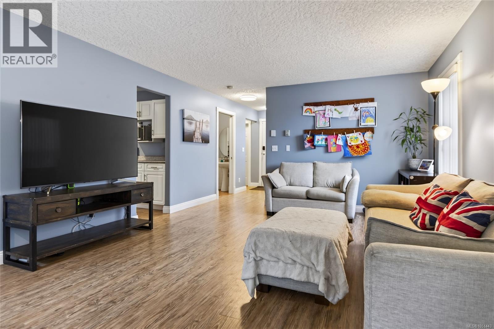 A 1820 1st St Property Photo 5