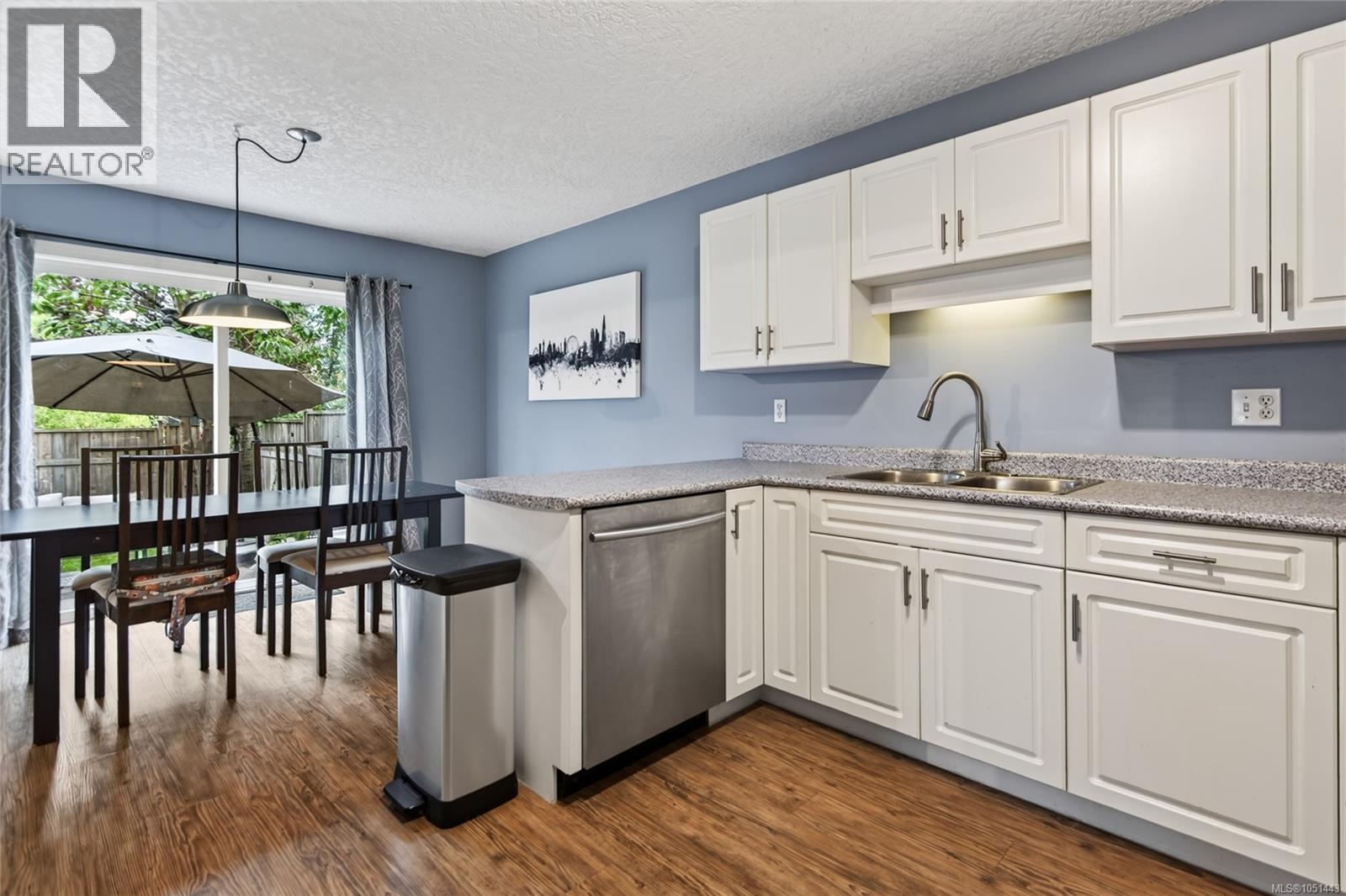 A 1820 1st St Property Photo 7