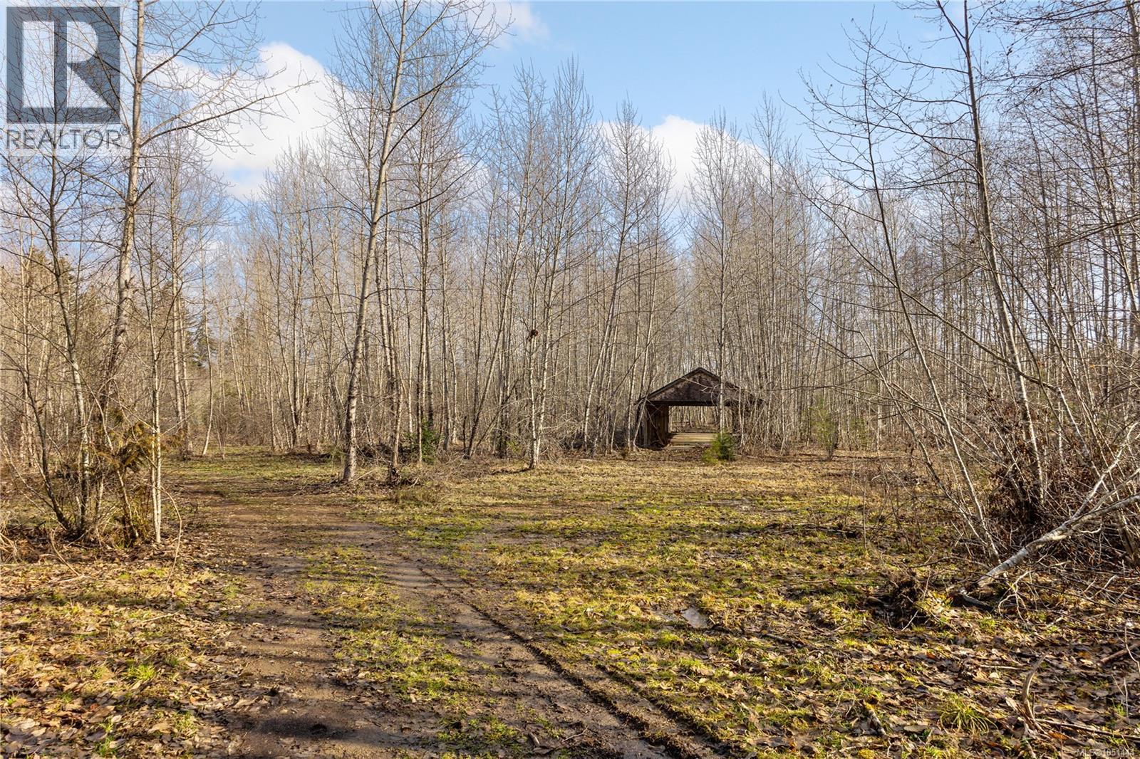 2745 Shaver Rd Property Photo 3