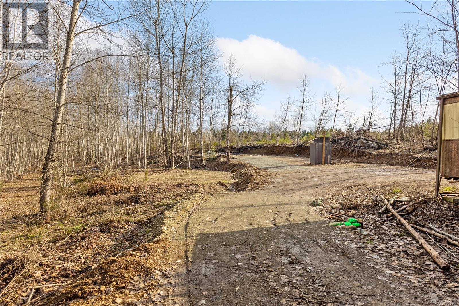 2745 Shaver Rd Property Photo 4