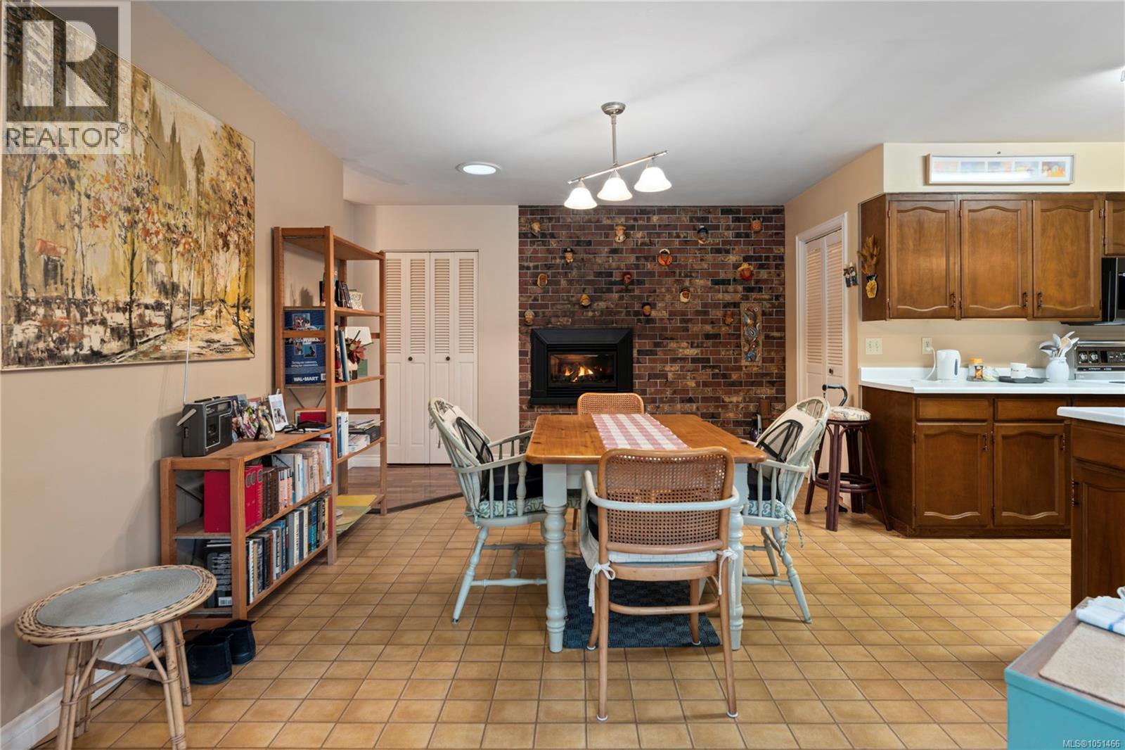 260 Elizabeth Ave Property Photo 41