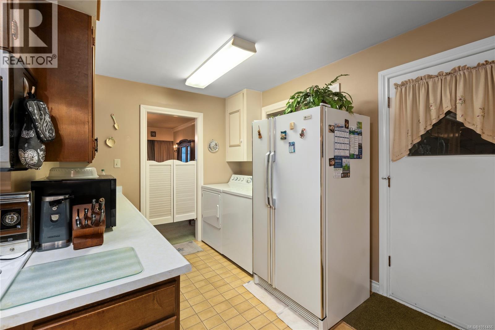260 Elizabeth Ave Property Photo 46
