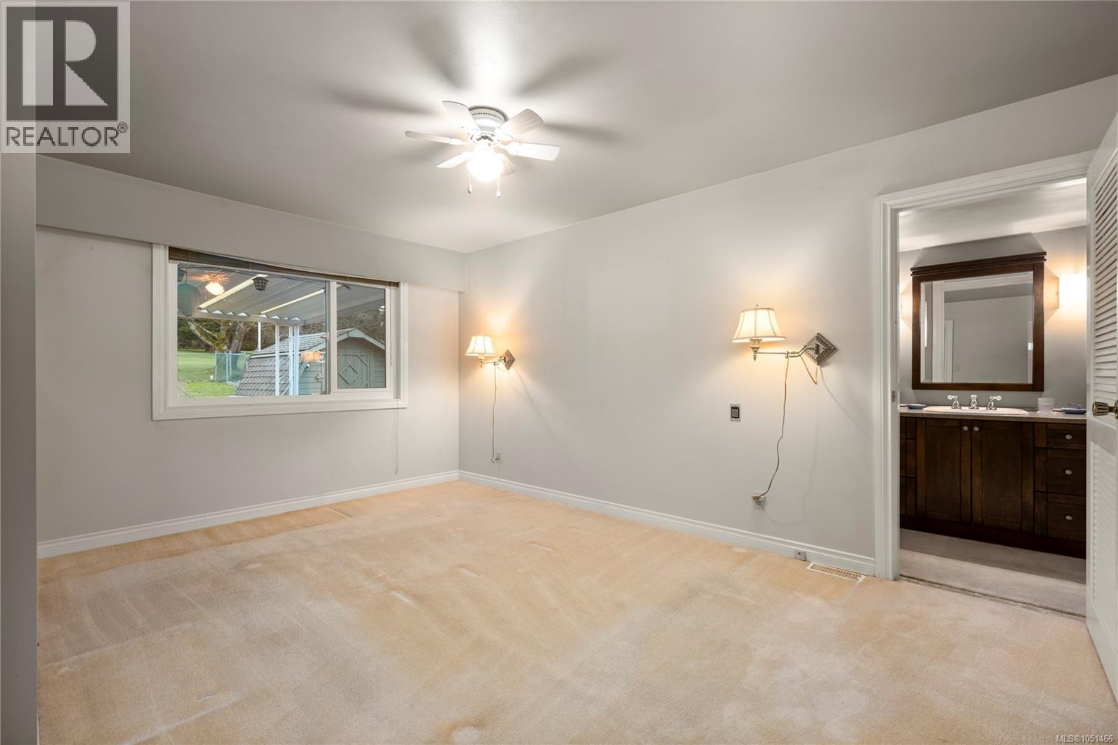 260 Elizabeth Ave Property Photo 48