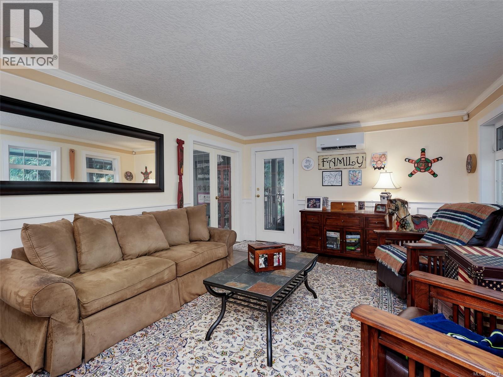 905 Worrall Dr Property Photo 6