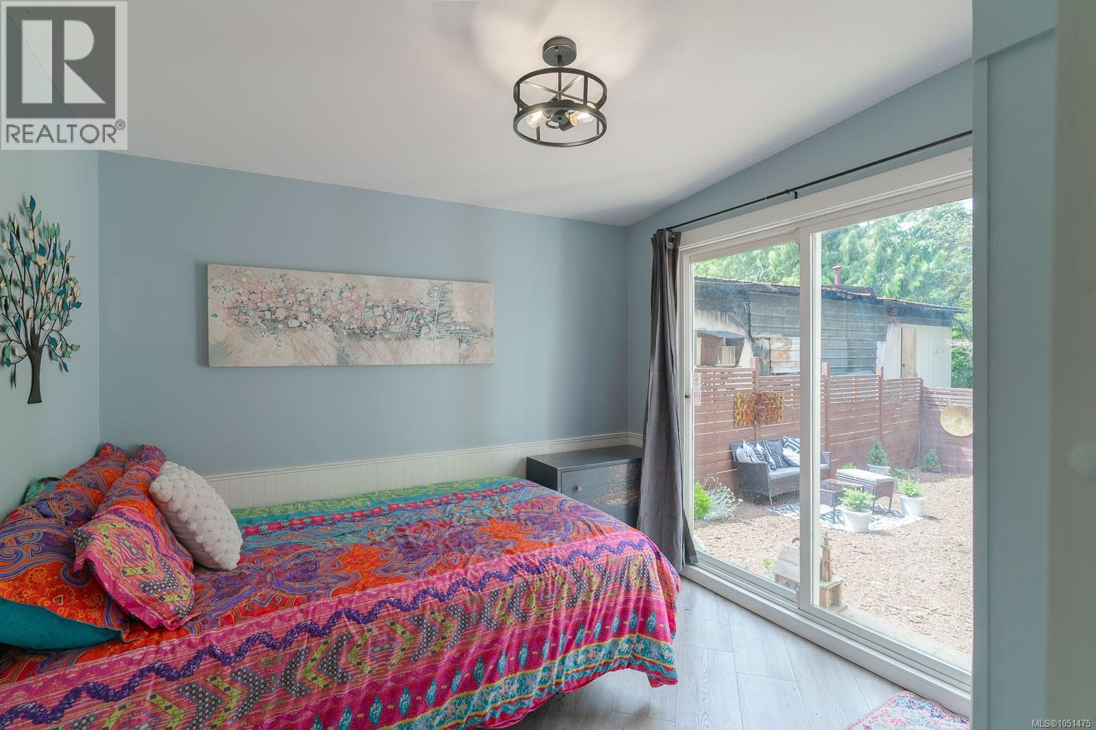 14 4837 Roger St Property Photo 11