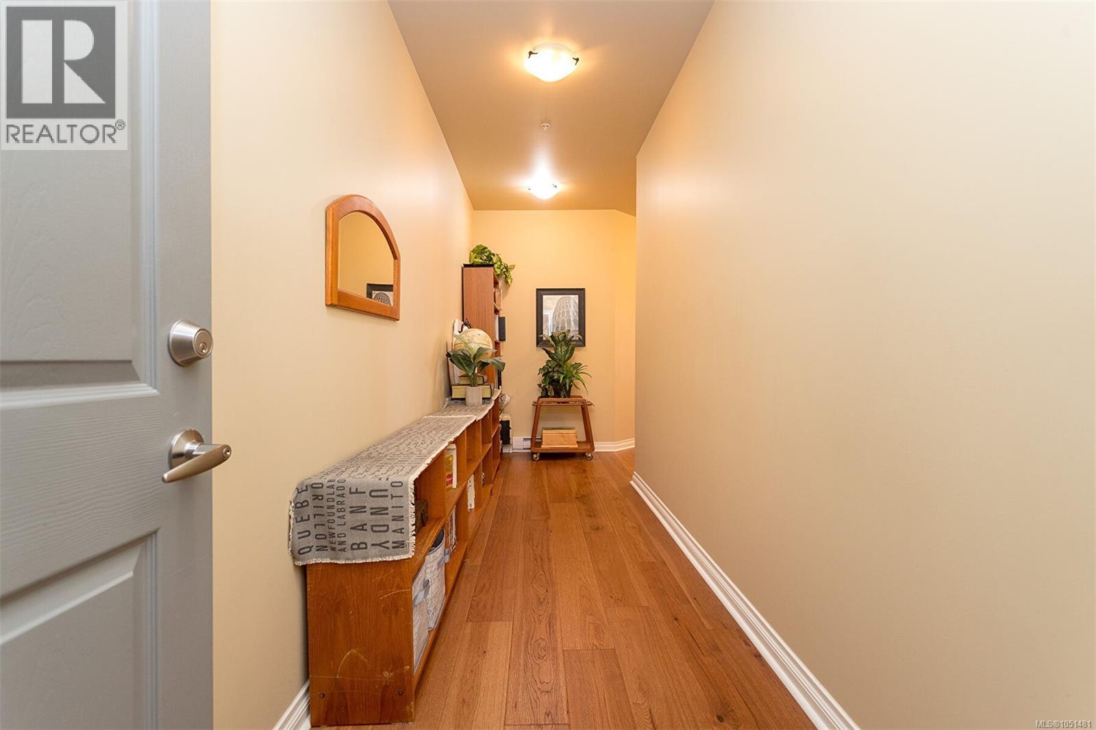 204 866 Goldstream Ave Property Photo 3