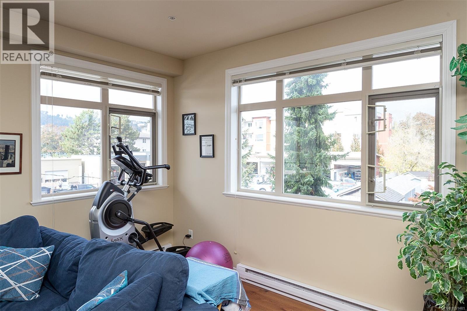 204 866 Goldstream Ave Property Photo 9