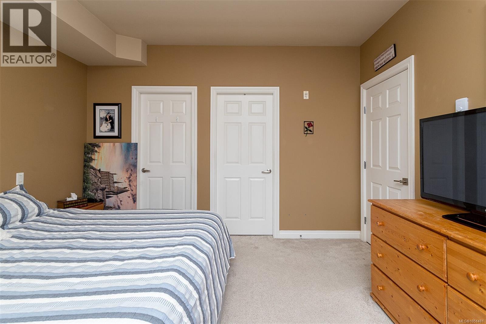 204 866 Goldstream Ave Property Photo 16