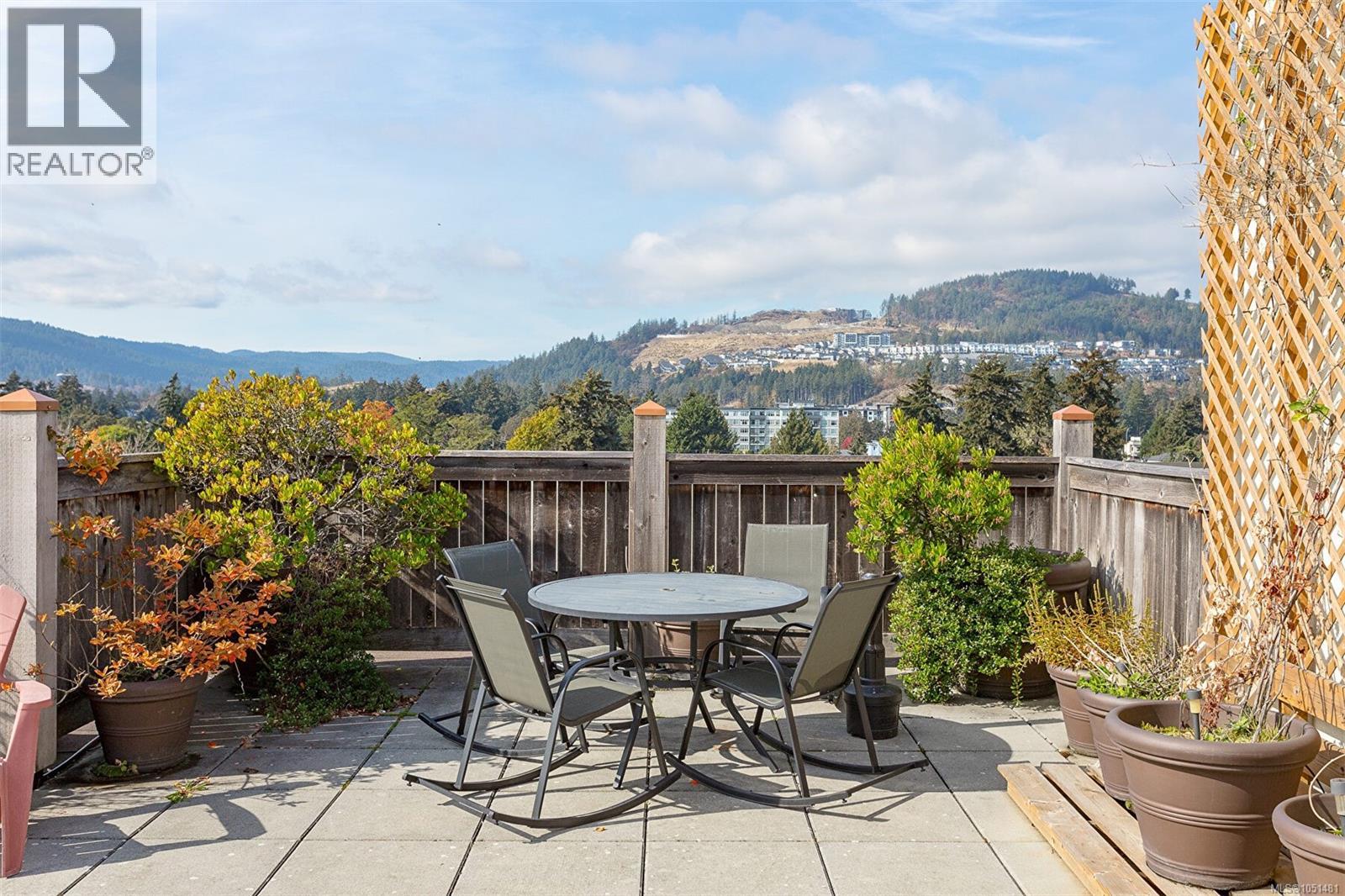 204 866 Goldstream Ave Property Photo 24