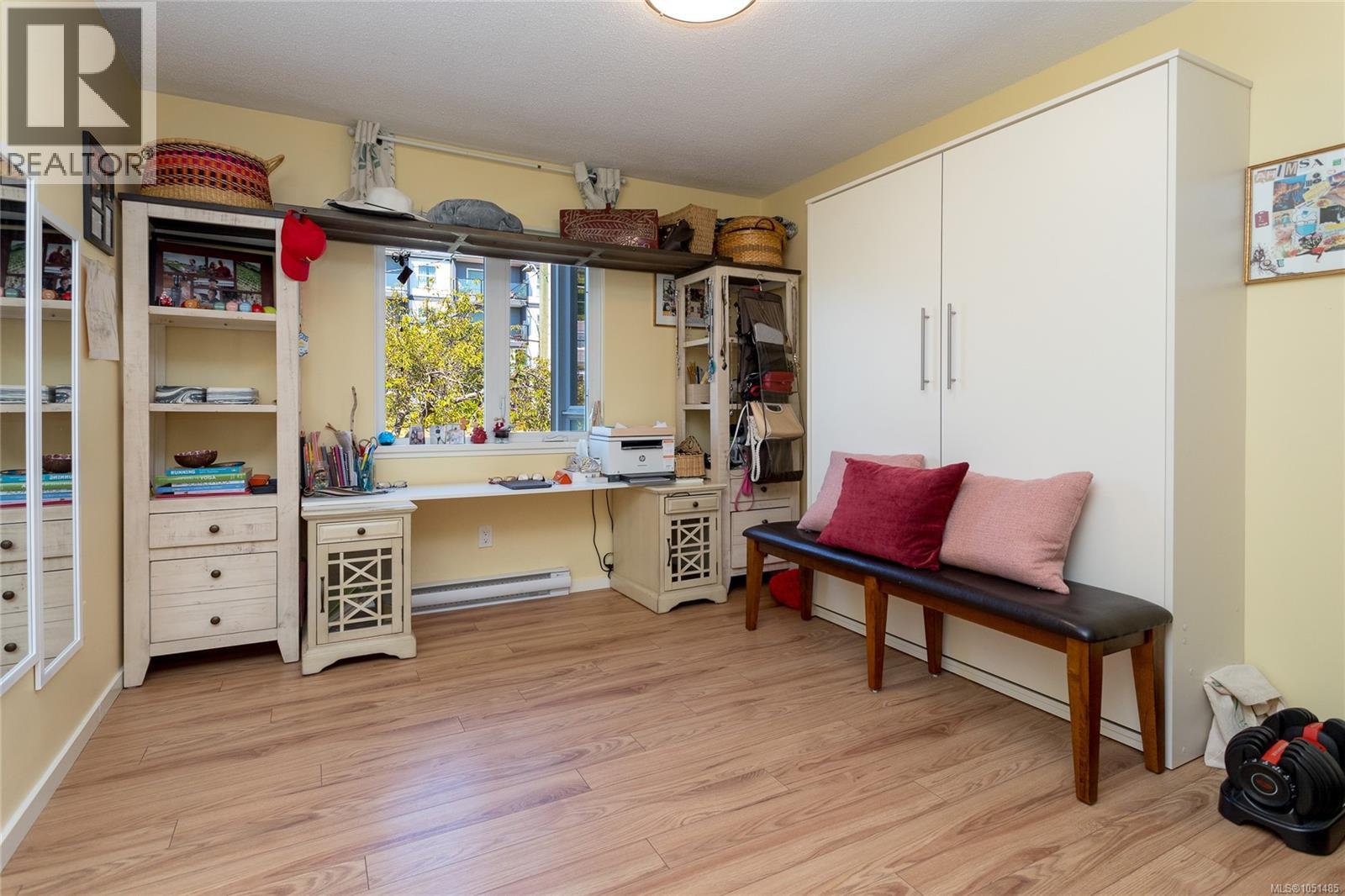 203 1035 Southgate St Property Photo 16