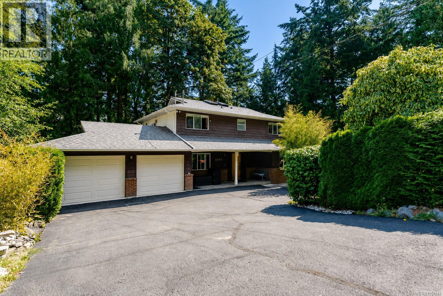 1970 Lands End Rd Property Photo 1