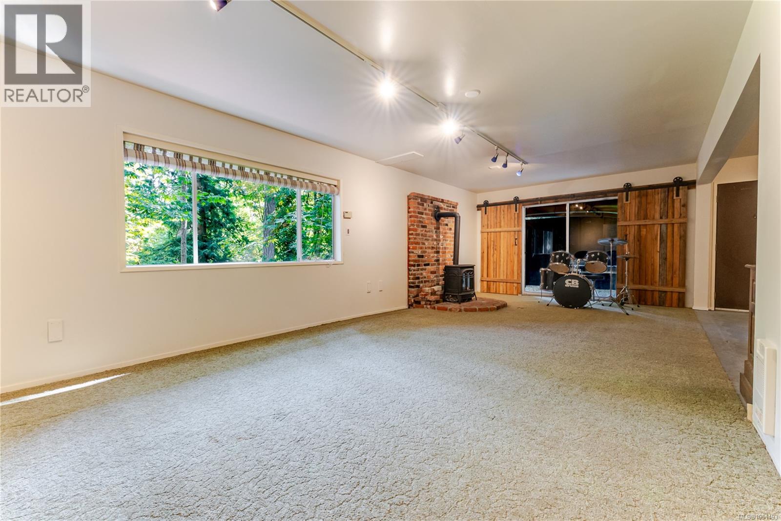 1970 Lands End Rd Property Photo 39