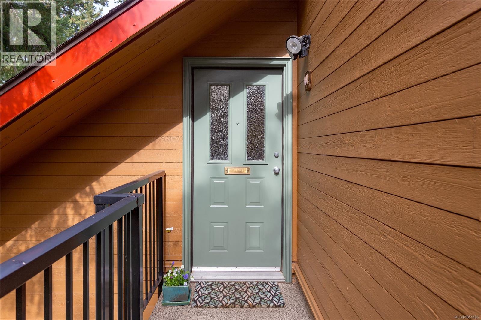 401 2341 Harbour Rd Property Photo 2