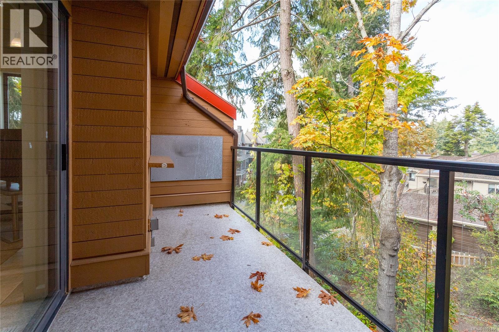 401 2341 Harbour Rd Property Photo 8