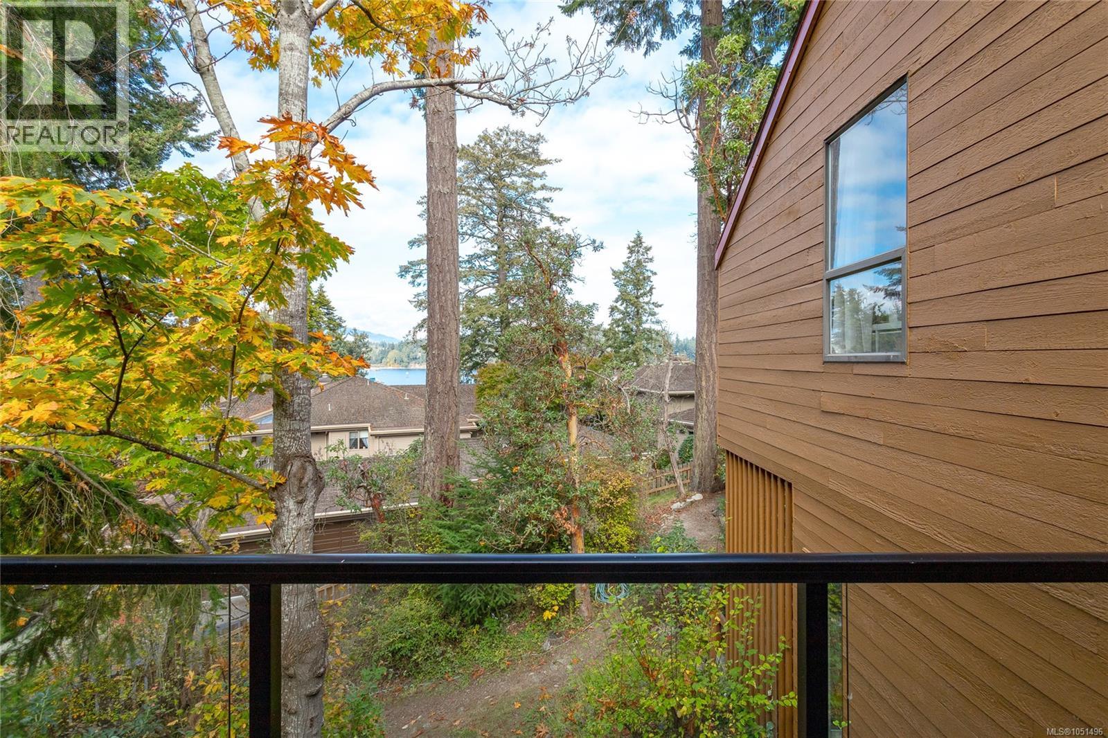 401 2341 Harbour Rd Property Photo 9