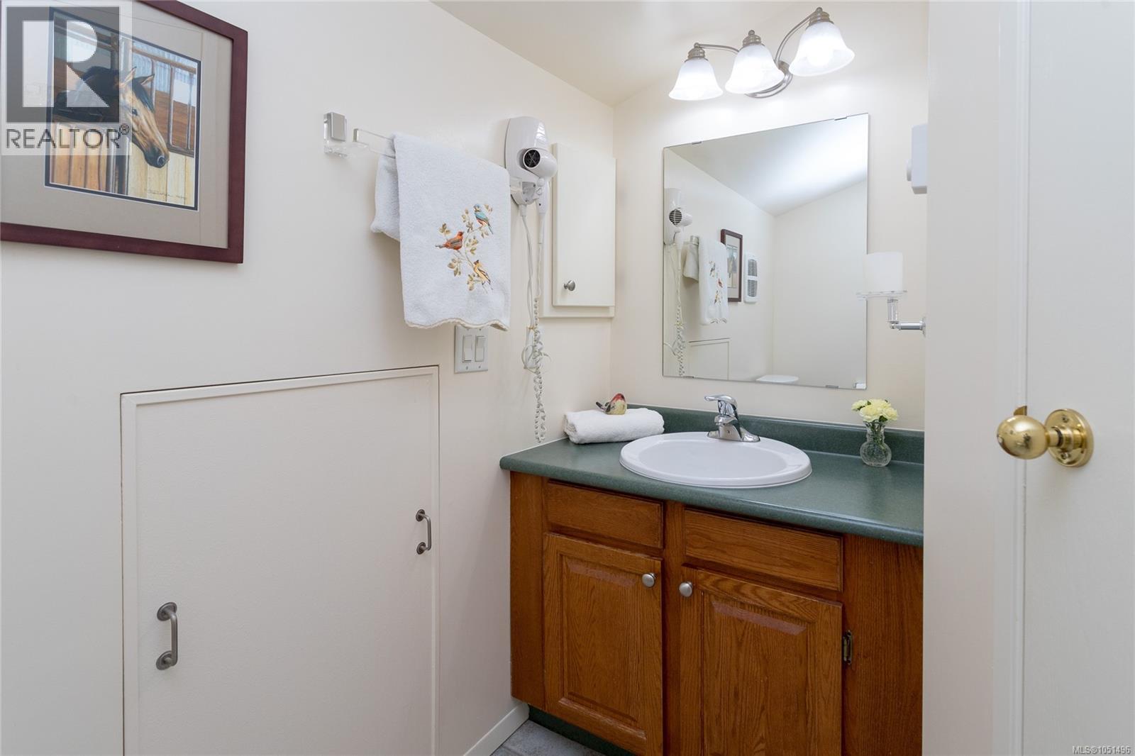 401 2341 Harbour Rd Property Photo 19