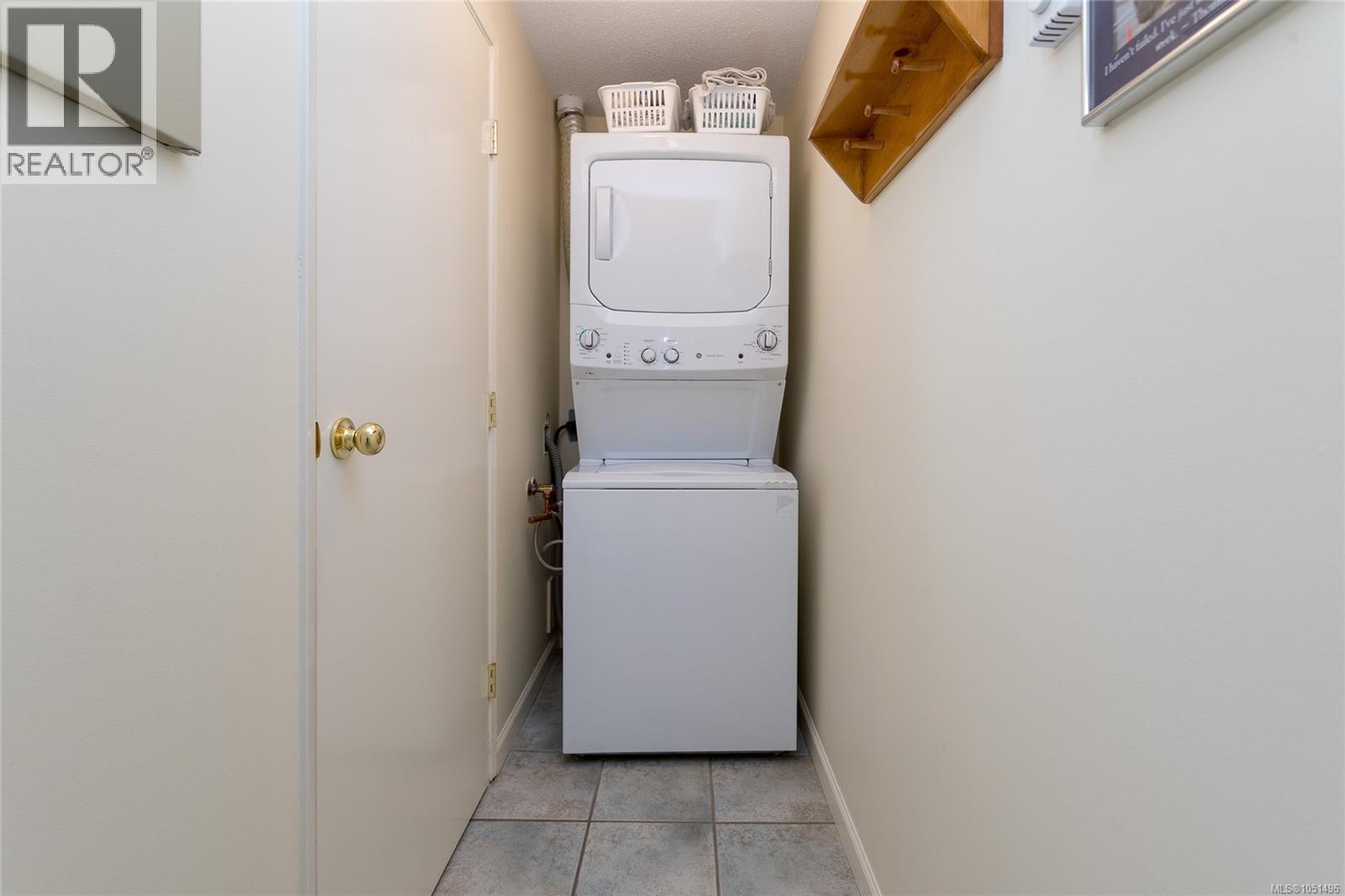 401 2341 Harbour Rd Property Photo 23
