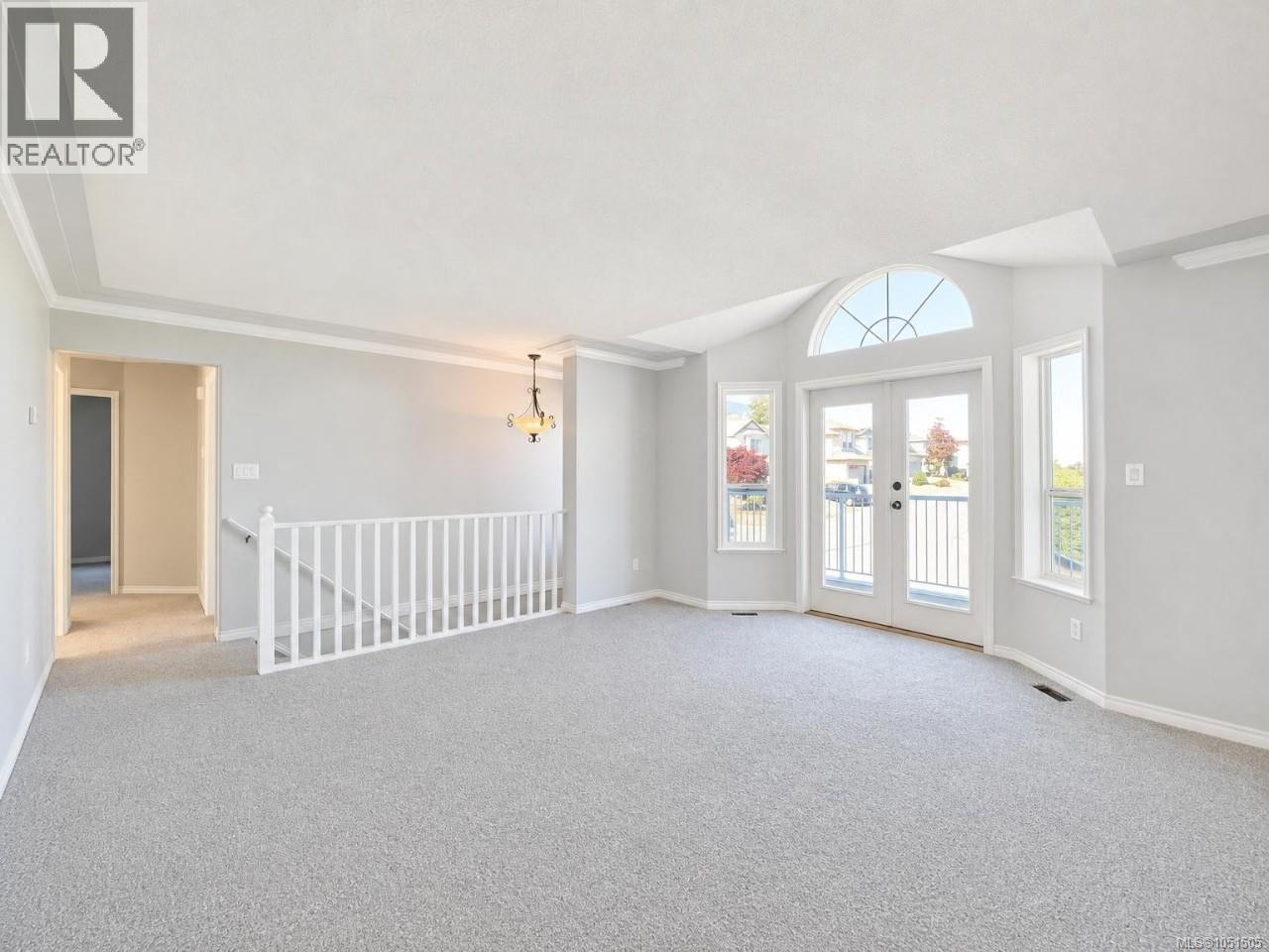 6083 Sierra Way Property Photo 3