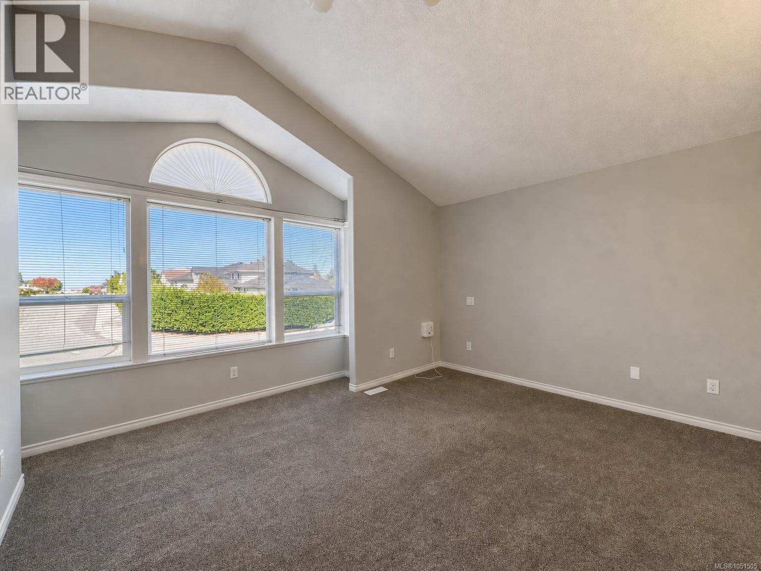 6083 Sierra Way Property Photo 9