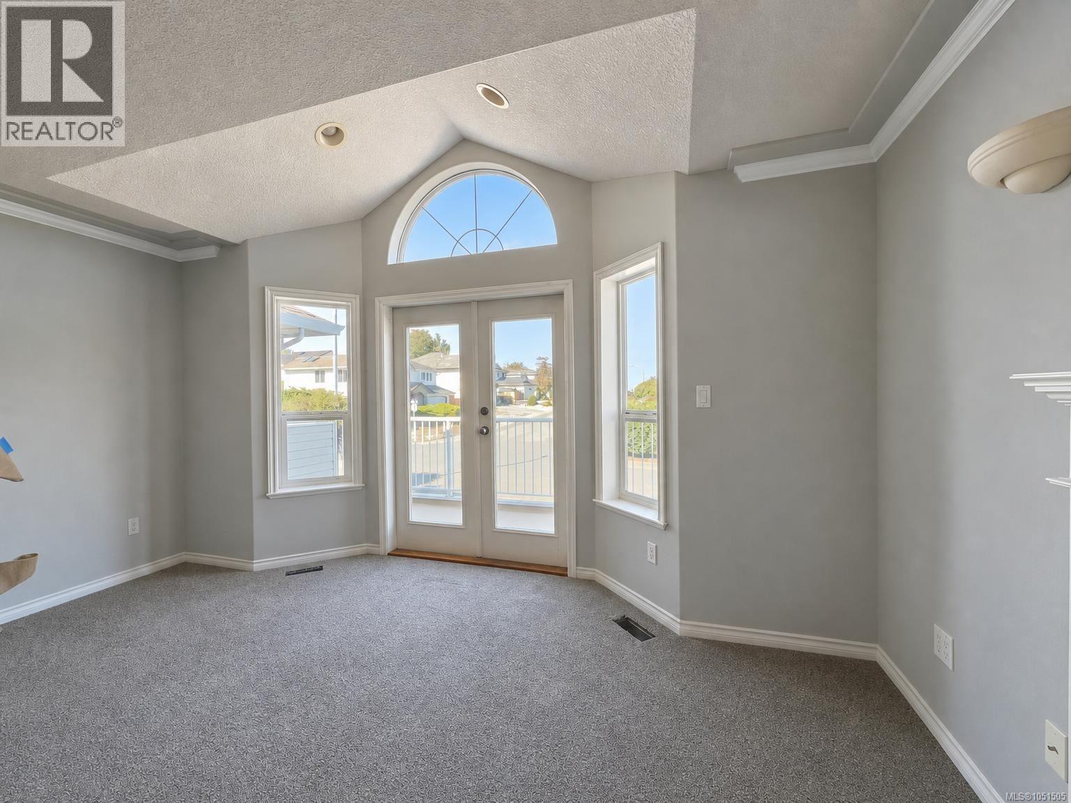 6083 Sierra Way Property Photo 10
