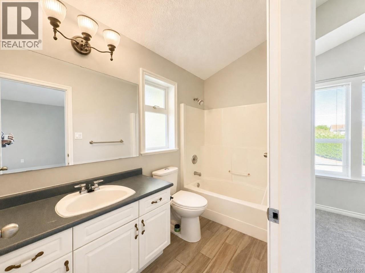 6083 Sierra Way Property Photo 11
