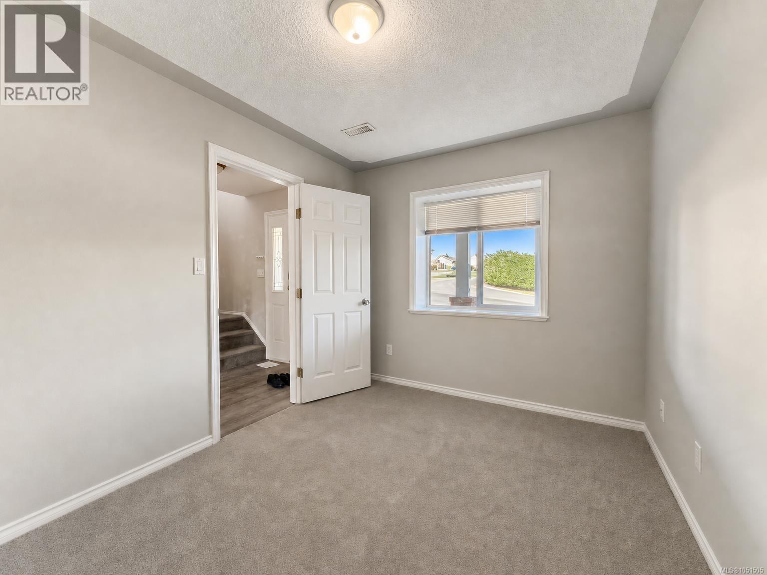 6083 Sierra Way Property Photo 14