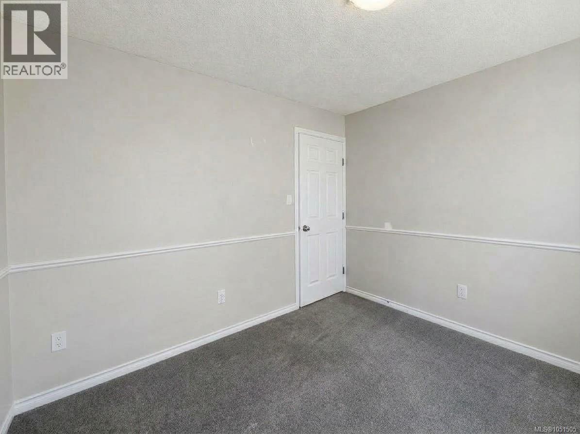 6083 Sierra Way Property Photo 16