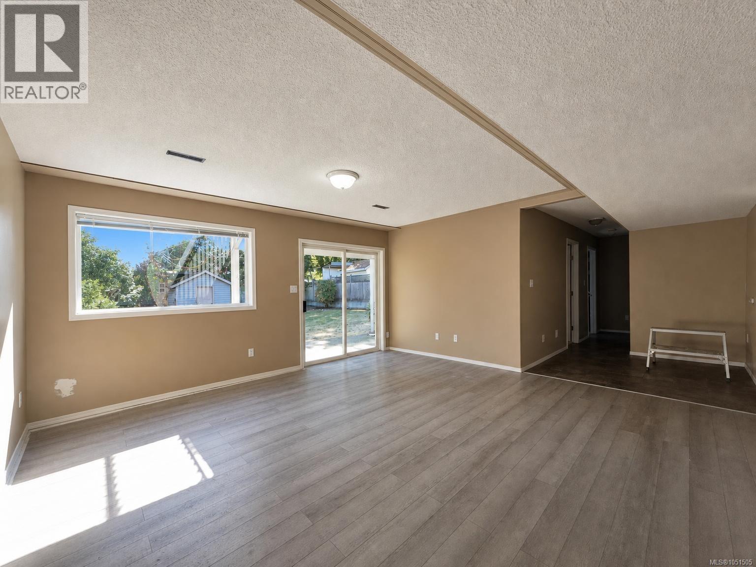 6083 Sierra Way Property Photo 22
