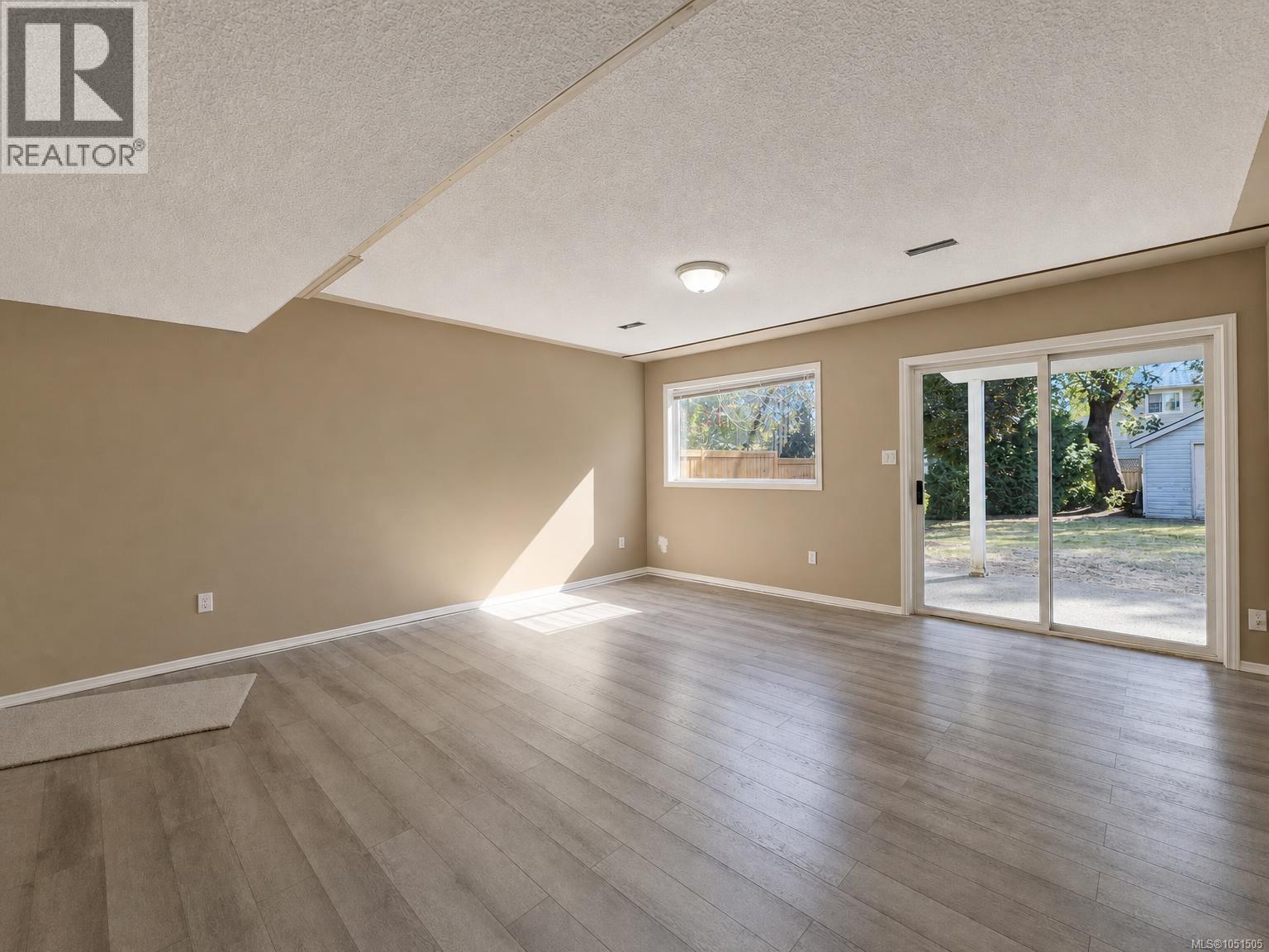 6083 Sierra Way Property Photo 23