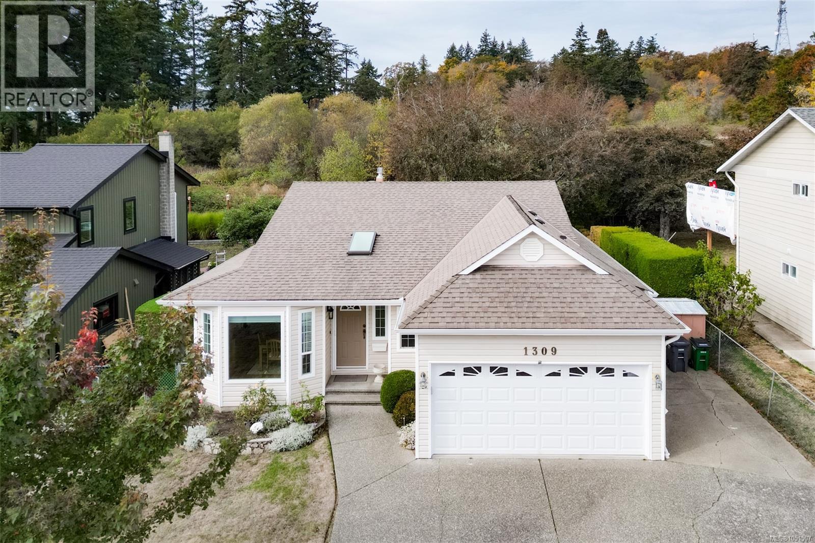 1309 Layritz Pl Property Photo 6