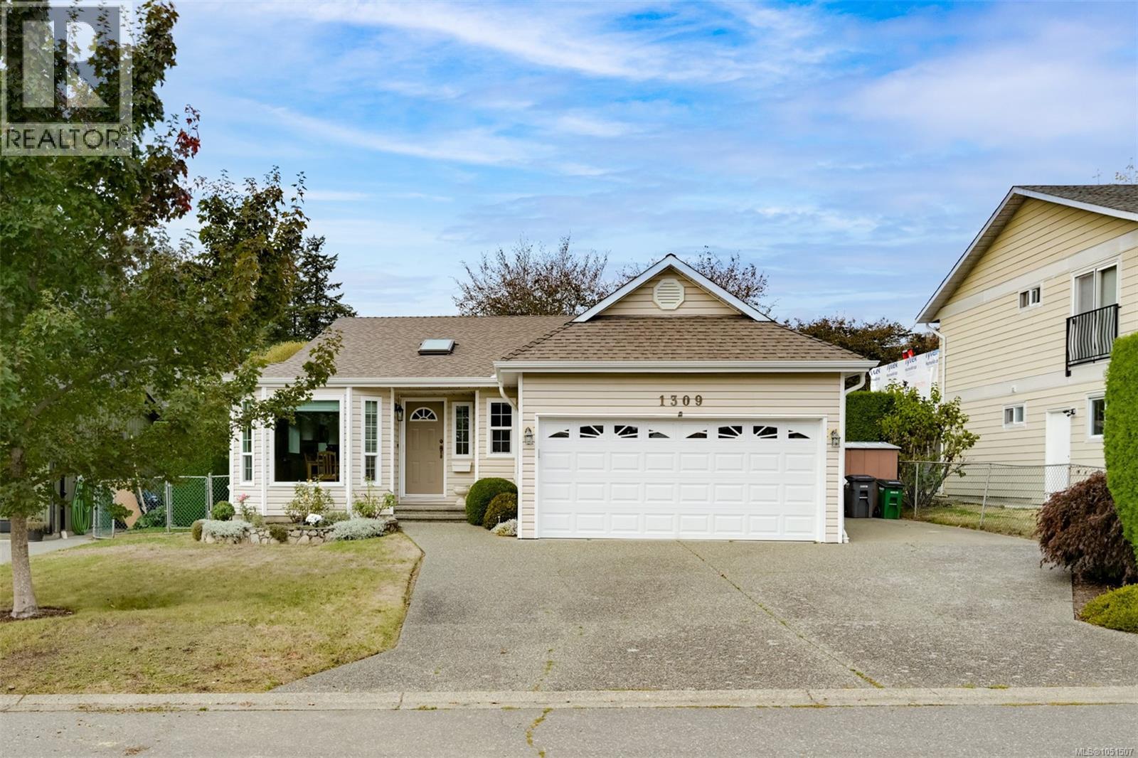 1309 Layritz Pl Property Photo 7