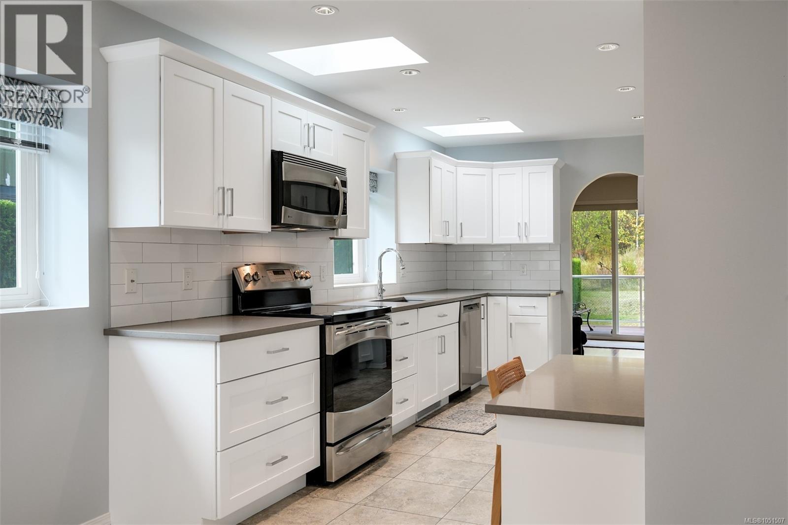 1309 Layritz Pl Property Photo 12