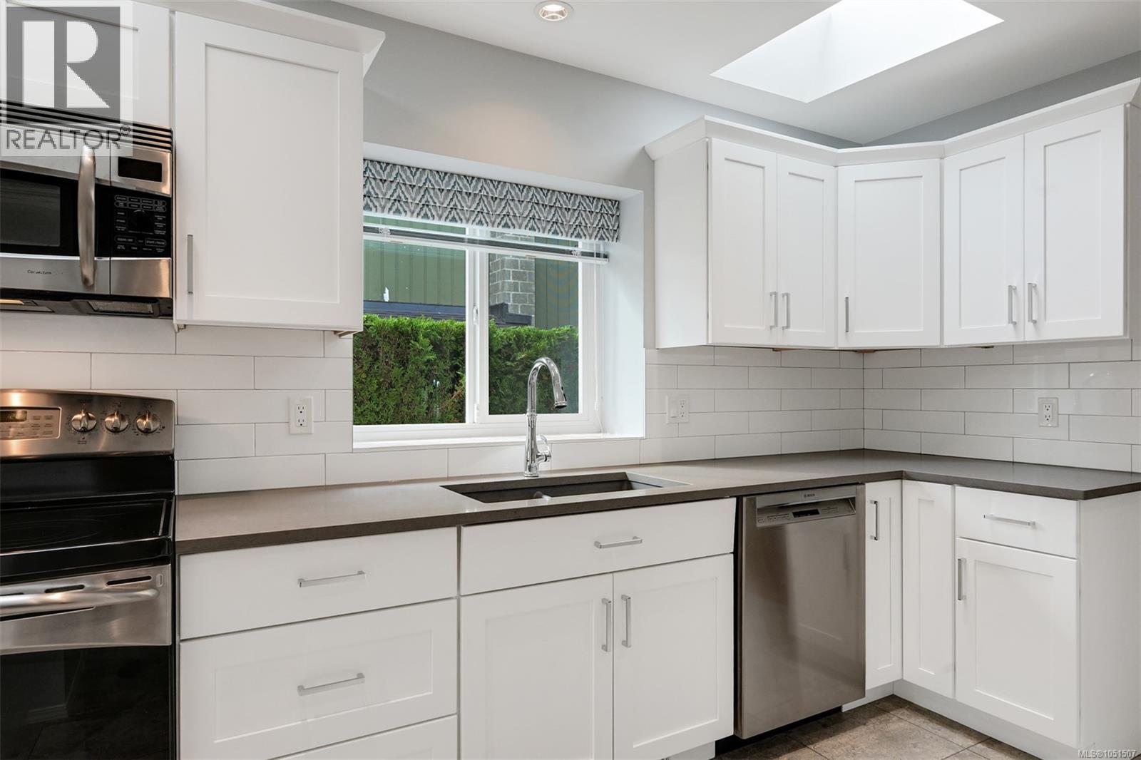 1309 Layritz Pl Property Photo 14