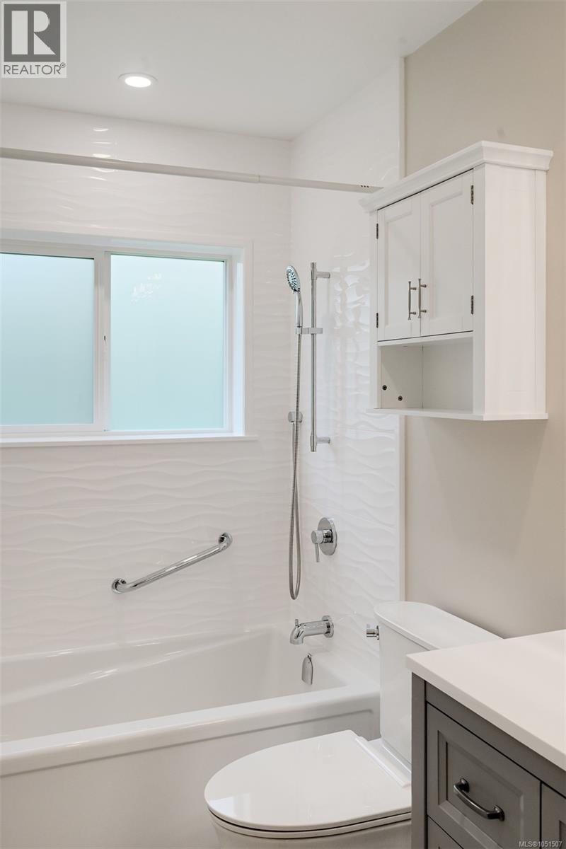 1309 Layritz Pl Property Photo 35