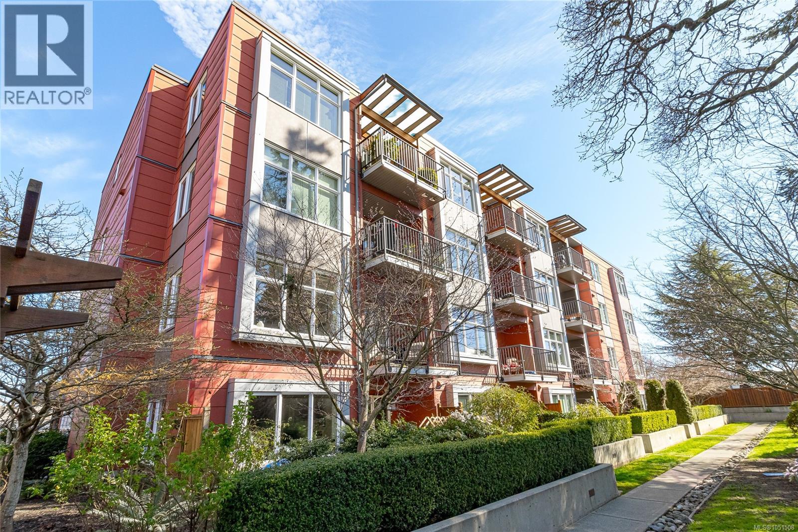 201 4030 Borden St Property Photo 2