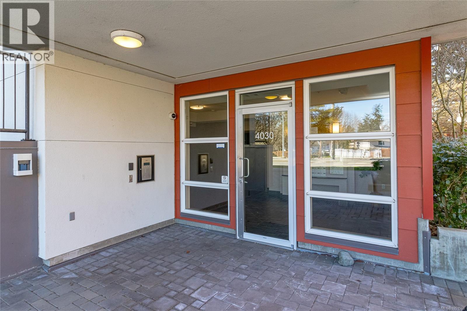201 4030 Borden St Property Photo 3