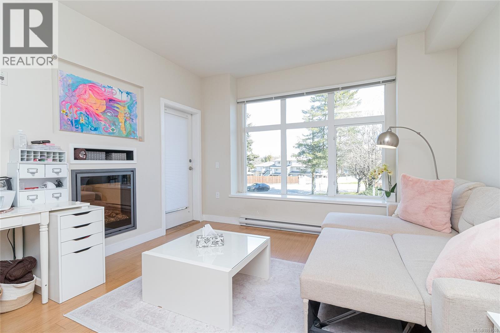 201 4030 Borden St Property Photo 5