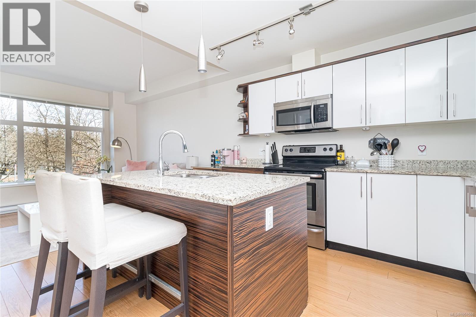 201 4030 Borden St Property Photo 10